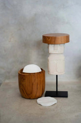 De Sumba Man op Stand - WeAreTables